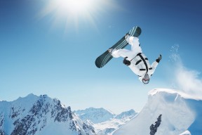 开云下载-季后赛抢七之夜，巴尔韦德全程高能输出，诠释何为大场面先生