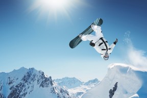 开云体育平台APP-节奏的殖民与反殖民，玻利维亚对阵西班牙，阿圭罗的无声革命