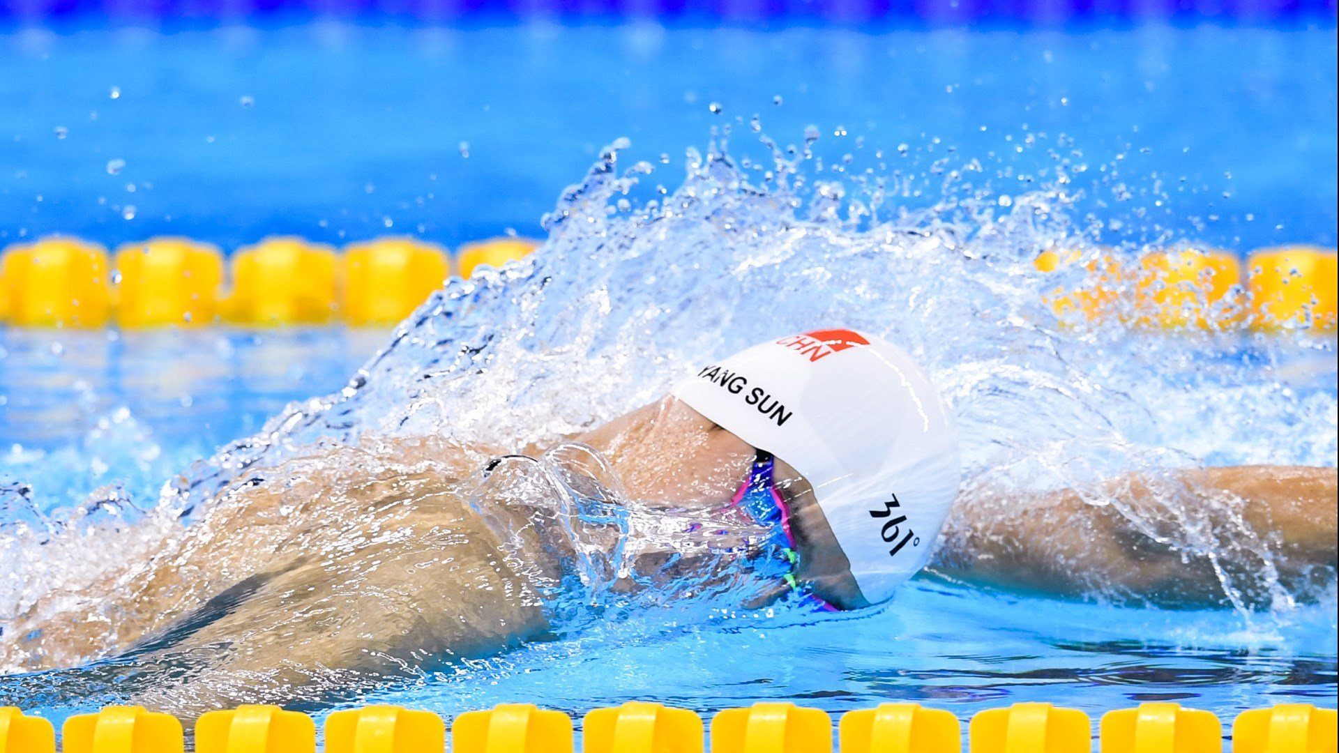 马里火力压制冰岛，克瓦拉茨赫利亚完成自我救赎