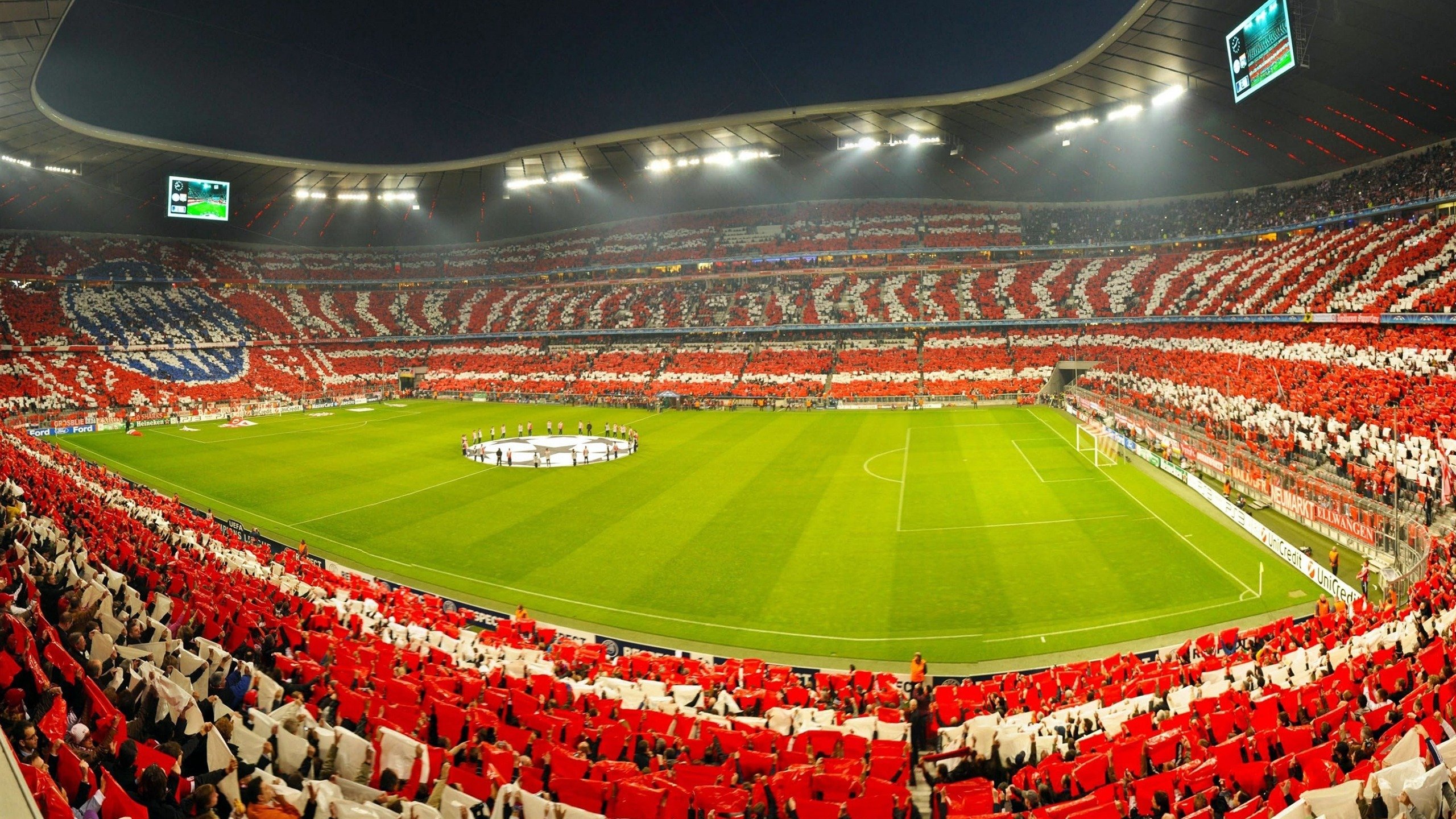 西甲国家德比之夜，布克点燃赛场，当篮球巨星照亮足球圣殿